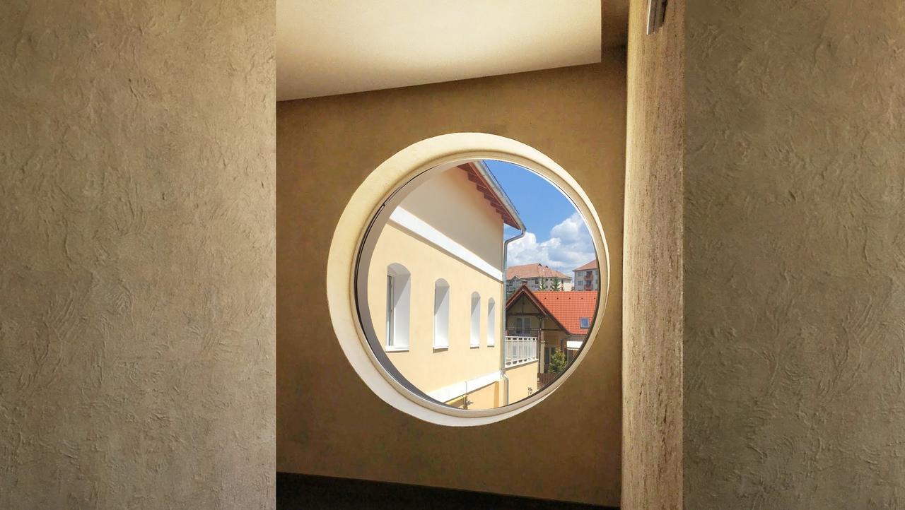 Csiki Hotel ميركورا تشيوك المظهر الخارجي الصورة